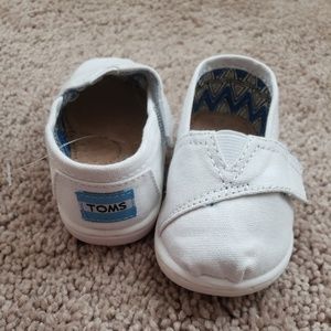 Tiny Tom's shoes